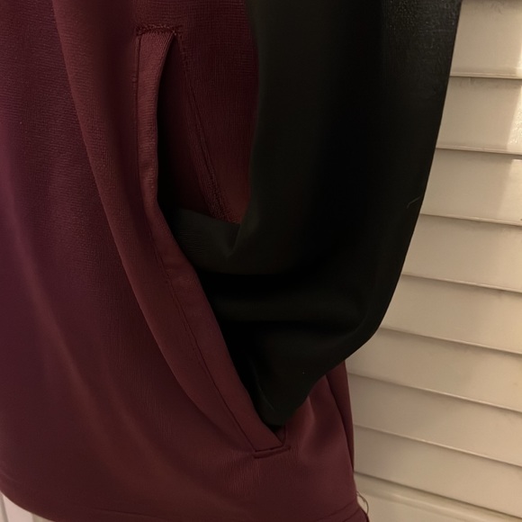 Black Clover long sleeve 1/4 zip Size XL very nice worn only a few times - Picture 5 of 8